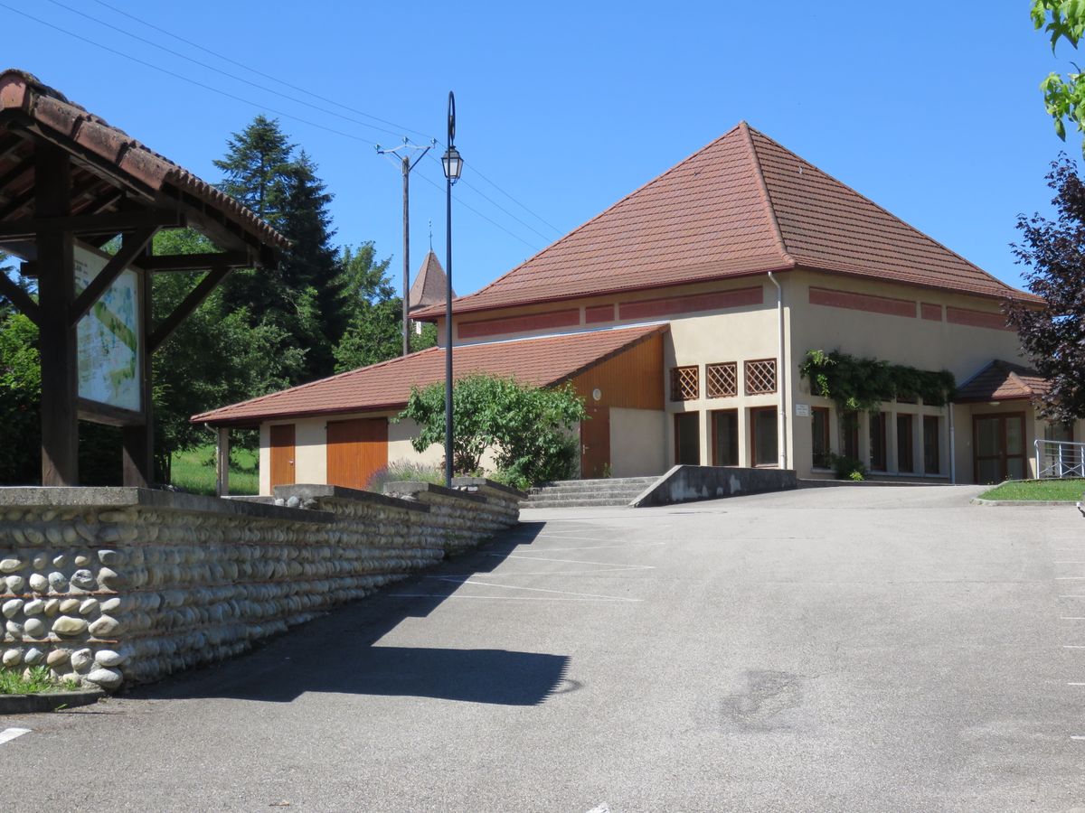 Le bâtiment de la salle des fêtes « Gabriel Martin » à Plan